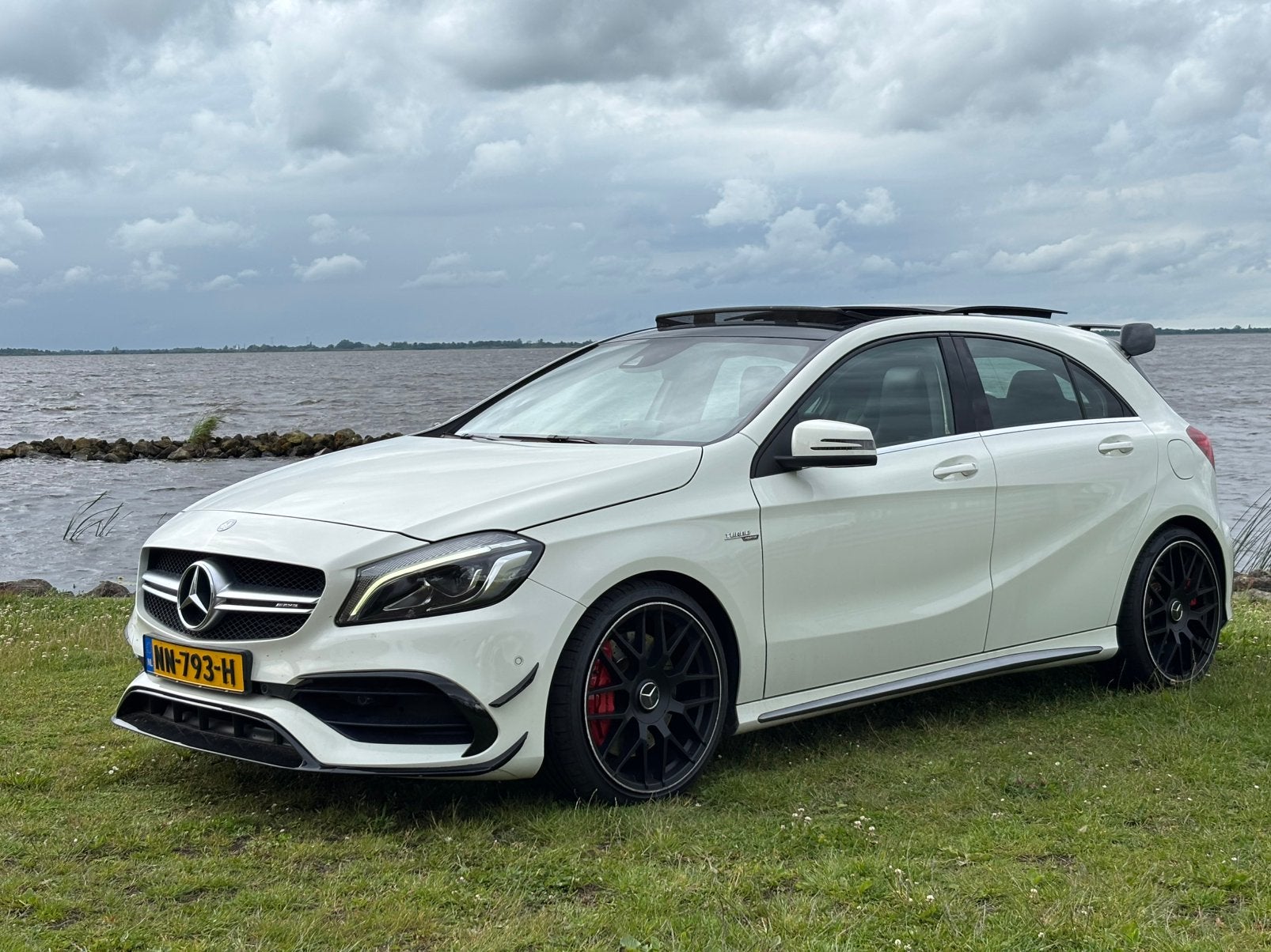 Mercedes-benz A45 AMG 381PK | Pano | AMG Perf. Uitlaat | H&K, Automaat, 4 cilinders, 0 kg, Alcantara