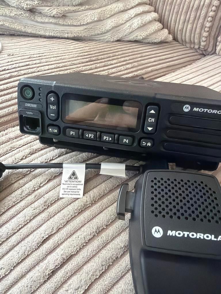 Motorola DM2600 VHF Mobilofoon - Professionele Communicatie, Ophalen of Verzenden, Zo goed als nieuw