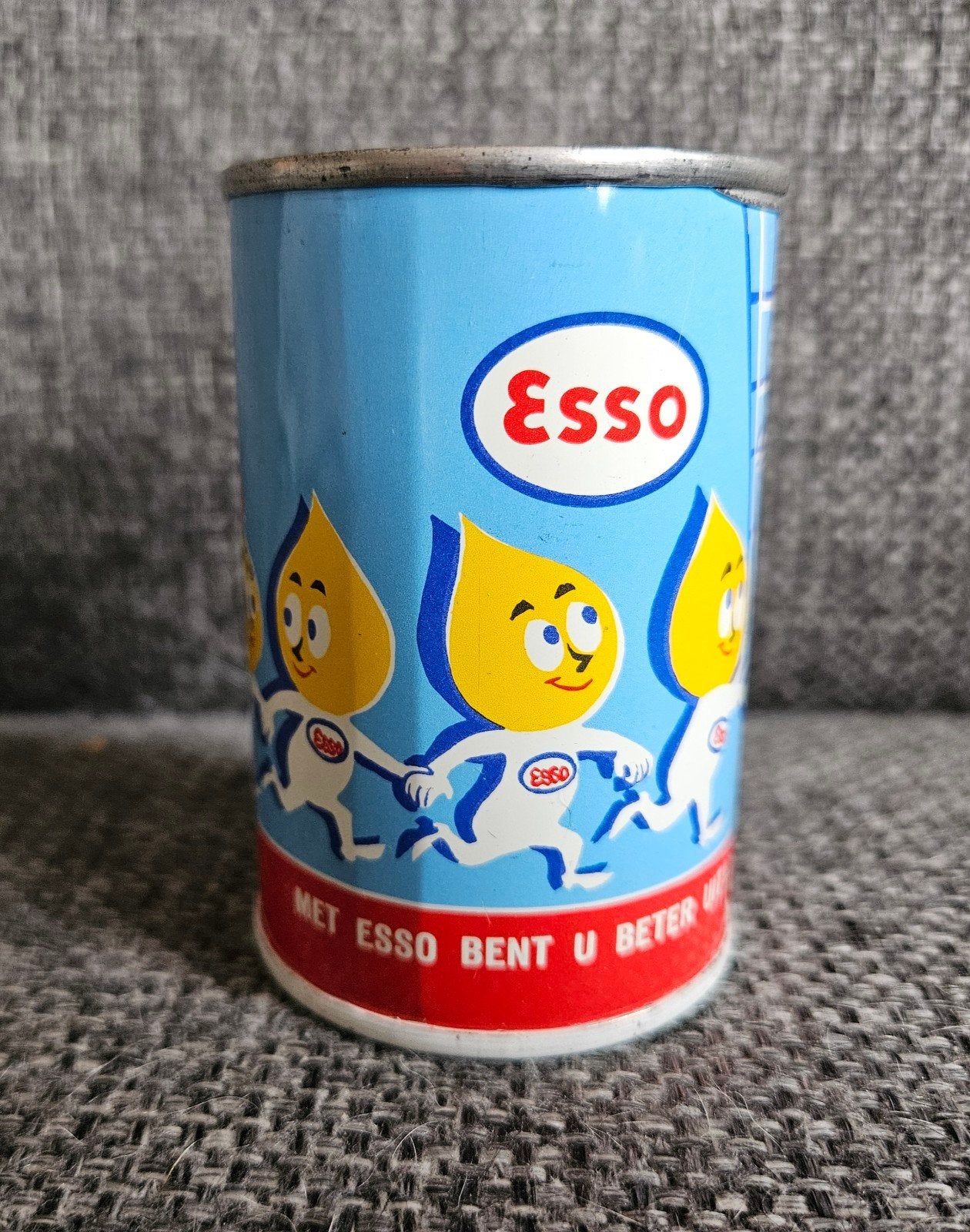Vintage Esso spaarpot met Esso-druppels, Verzamelen, Spaarpotten, Verzenden, Zo goed als nieuw, Metaal of Blik, Overige thema's