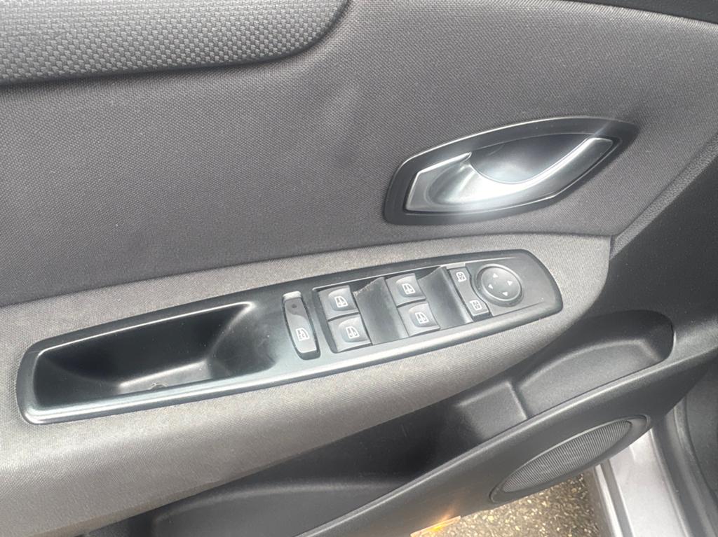 Foto 21 van Renault Grand Scenic 1.4 TCE 5P 2011 Grijs