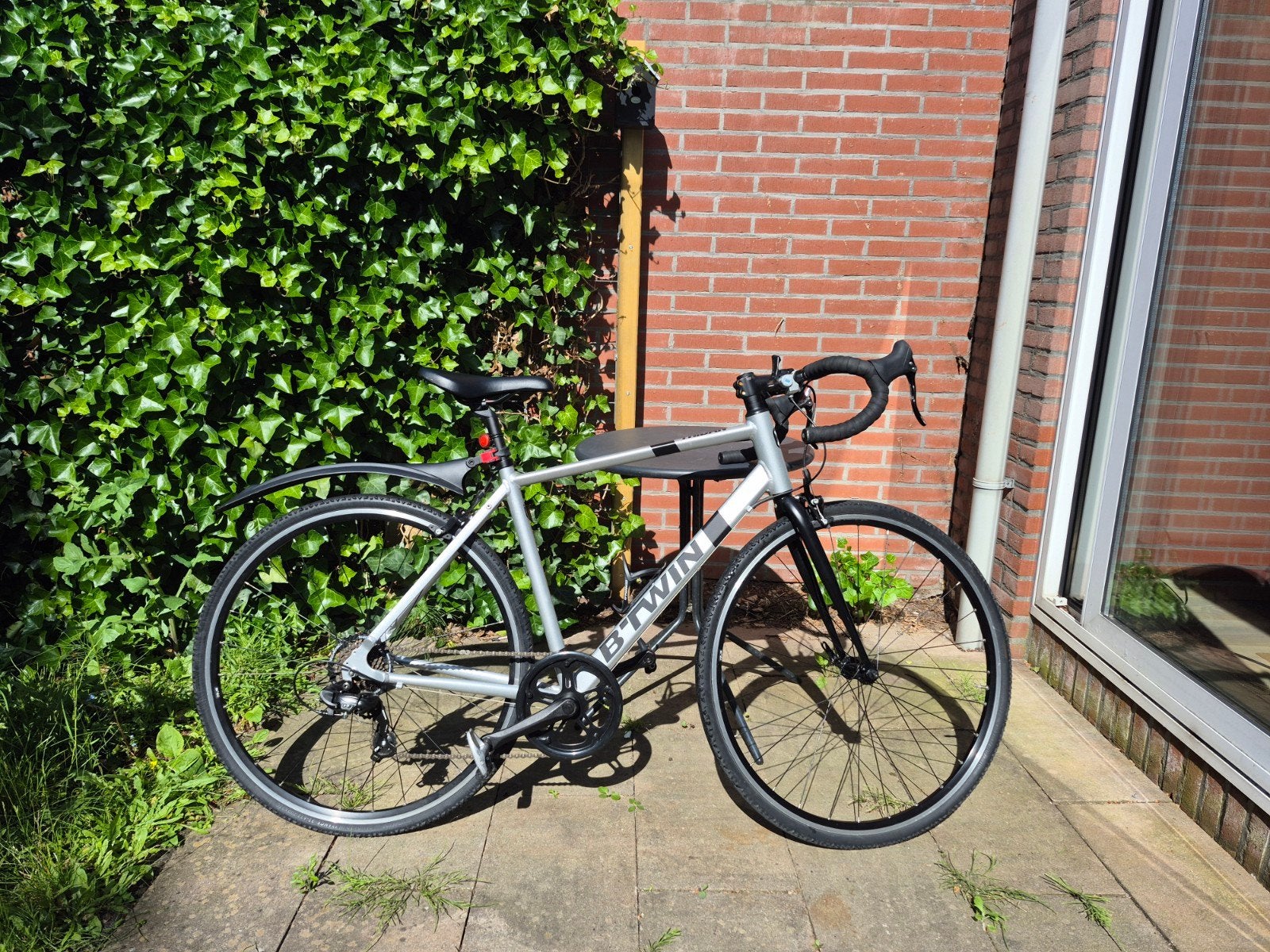 Btwin racefiets triban 100 - in goede staat - achterspatbord, Fietsen en Brommers, Ophalen, Aluminium, Minder dan 10 versnellingen