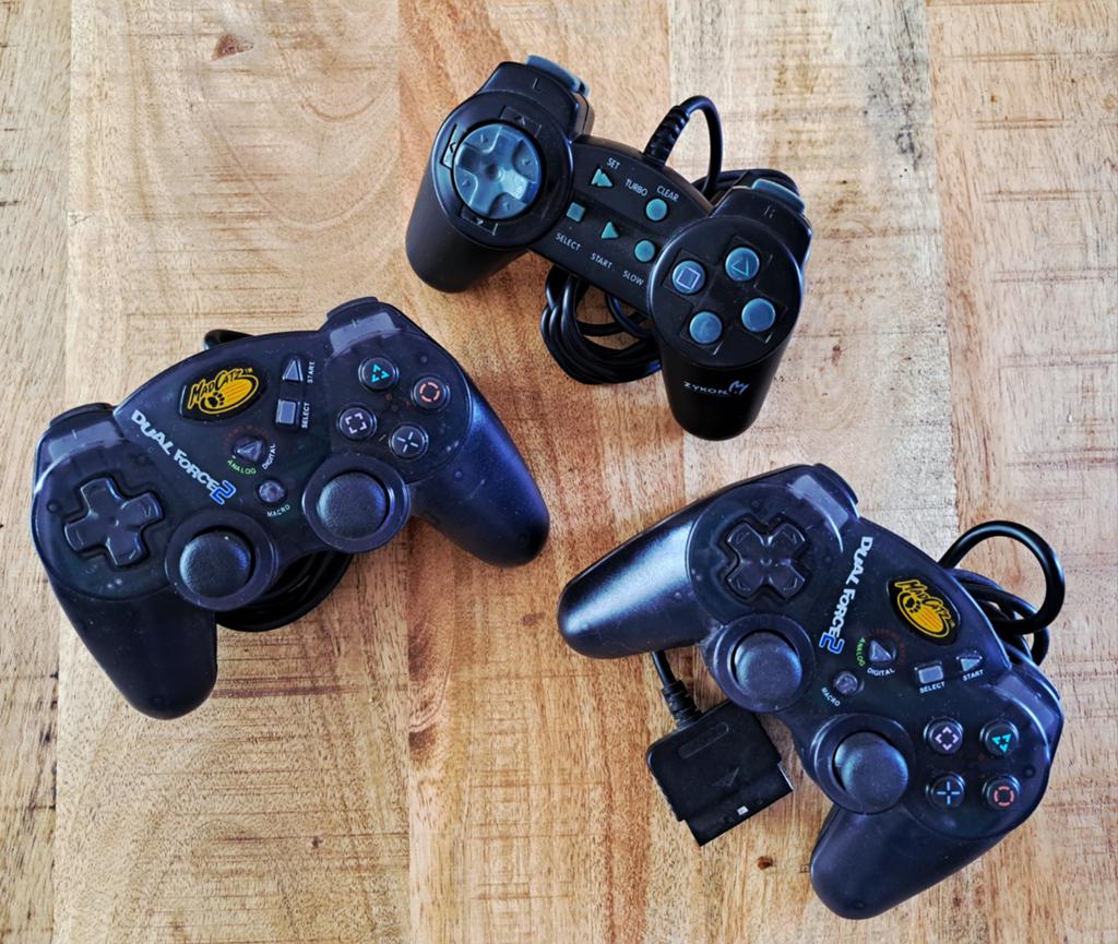 3 Playstation controllers - Alternatief of verzamelitem, Spelcomputers en Games, Spelcomputers | Sony PlayStation Consoles | Accessoires