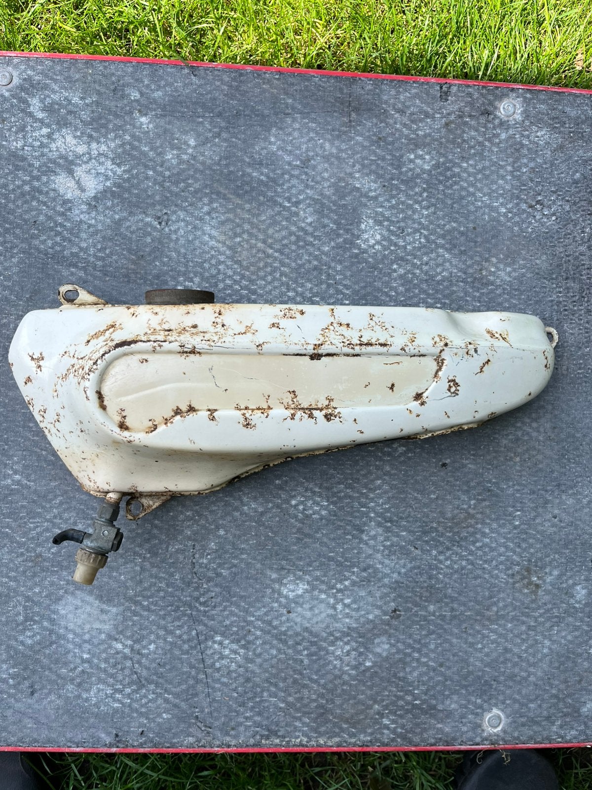 Benzinetank honda pc50, Fietsen en Brommers, Ophalen of Verzenden, Zo goed als nieuw