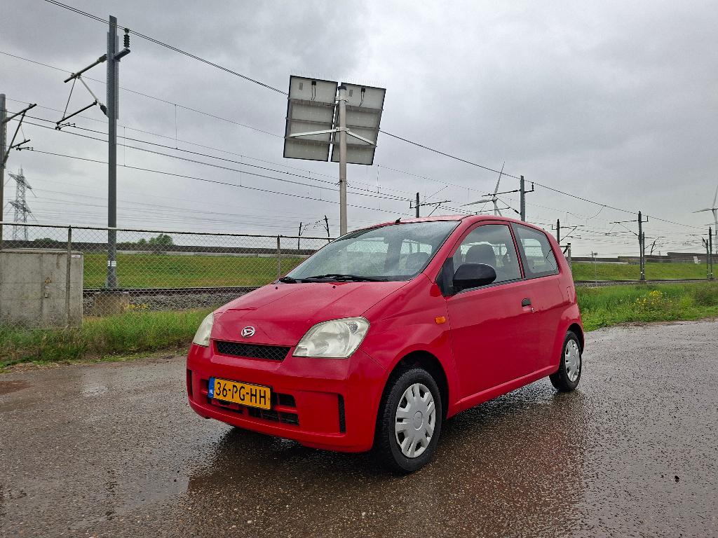 Daihatsu Cuore 1.0 3D Automaat 2004 Rood NIEUWE APK, Stof, 600 kg, 18 €/maand, Cuore