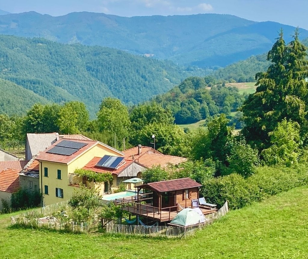 Huis in Noord Italië, Huizen en Kamers, 200 m², 8 kamers, Bedonia, Woonhuis