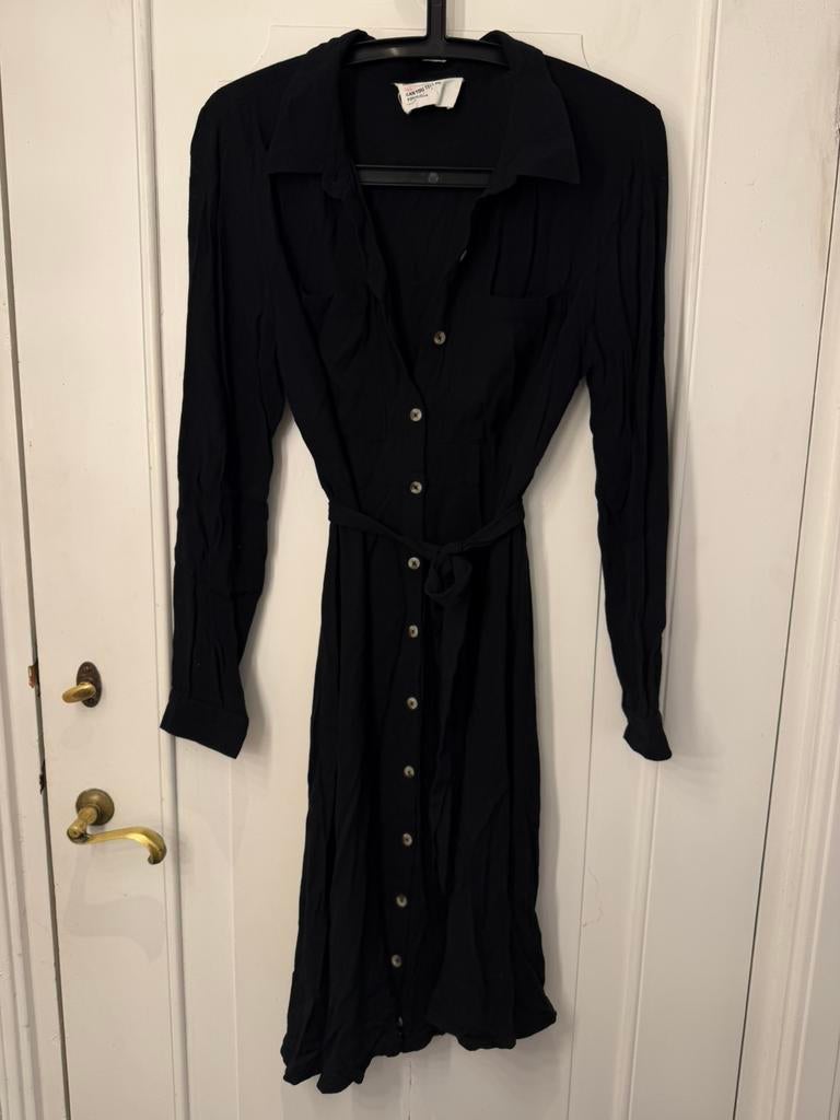 Jurk Leon&Harper, Kleding | Dames, Zwart, Ophalen of Verzenden, Zo goed als nieuw, Knielengte
