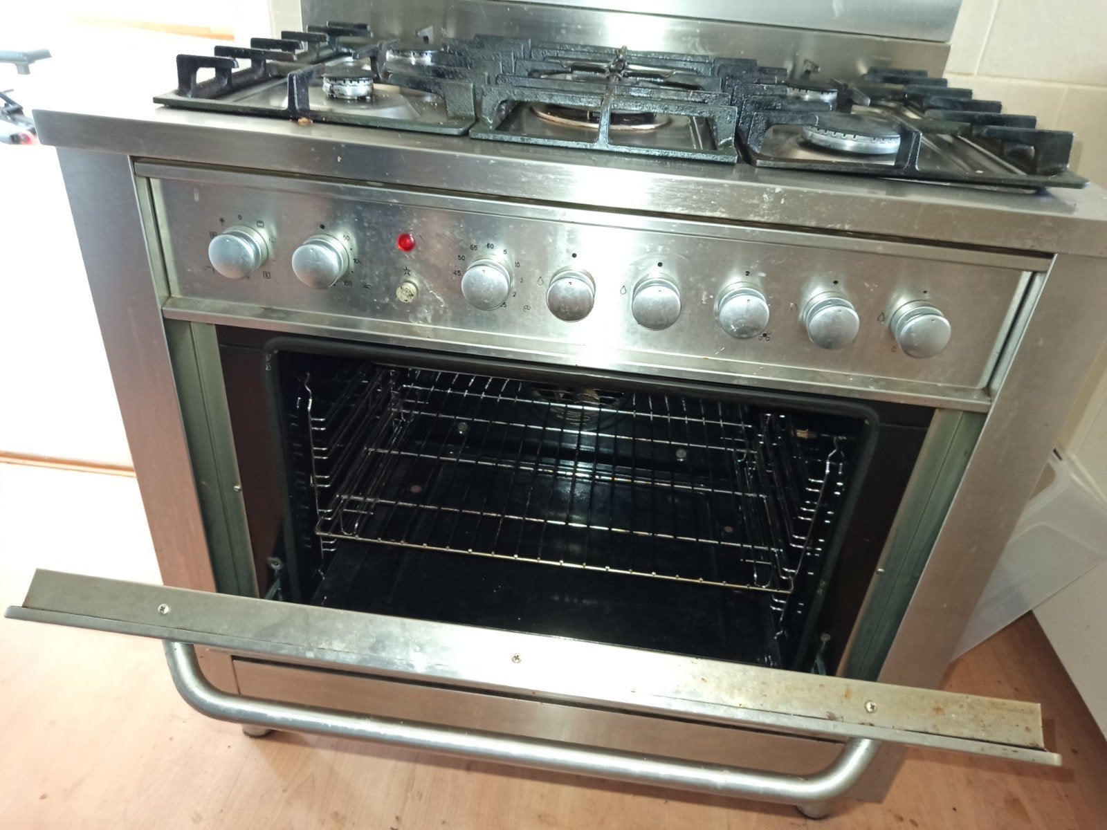 Ariston Vrijstaand Gasfornuis met Oven en Afzuigkap, Gebruikt, 60 cm of meer, Gas, Vrijstaand