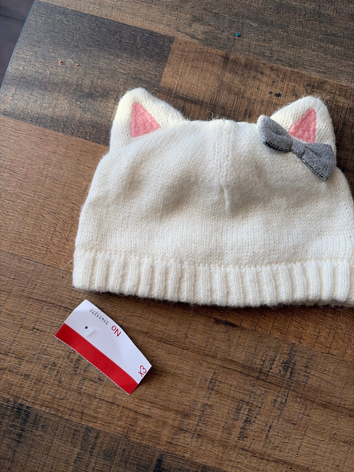 Leuke witte muts met kattenoortjes en strikje, Ophalen of Verzenden, Zo goed als nieuw, Meisje, Muts