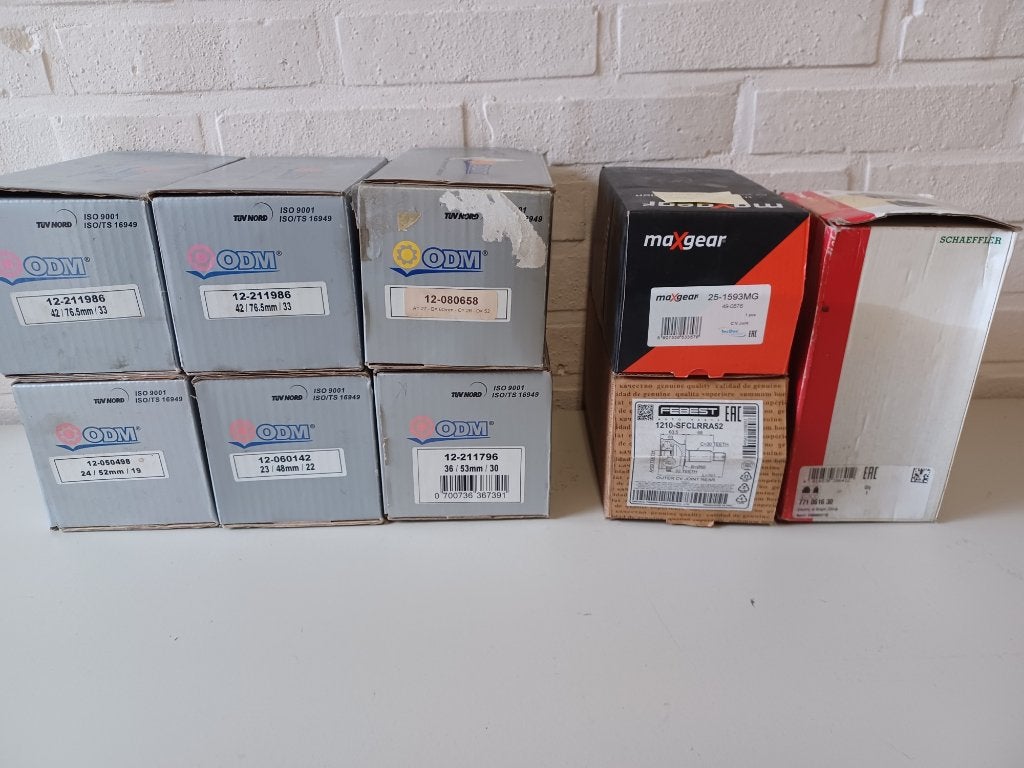 9 st NWE Homokineet(incl hoes-vet-bnd) samen voor Euro 37,50, Ophalen of Verzenden, Nieuw, Skoda