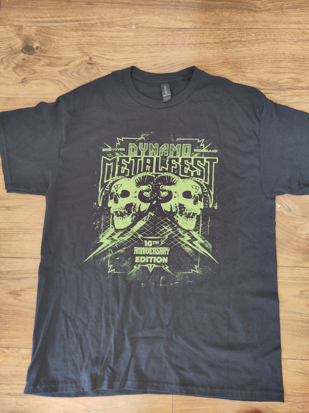 Dynamo Metalfest 2025 T-shirt - 10th Anniversary Edition, Kleding | Heren, T-shirts, Maat 52/54 (L), Zwart, Dynamo Metalfest, Ophalen of Verzenden