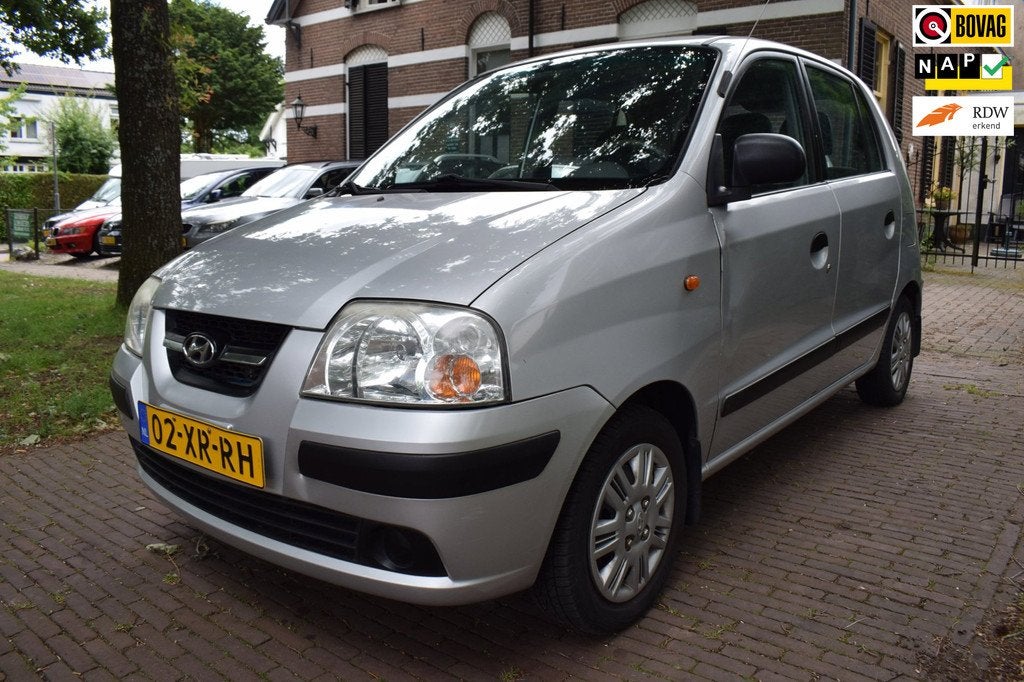 Hyundai Atos 1.1i Active Young , Nieuwe Distributie set, Auto's, Hyundai, Voorwielaandrijving, 31 €/maand, 4 cilinders, Origineel Nederlands