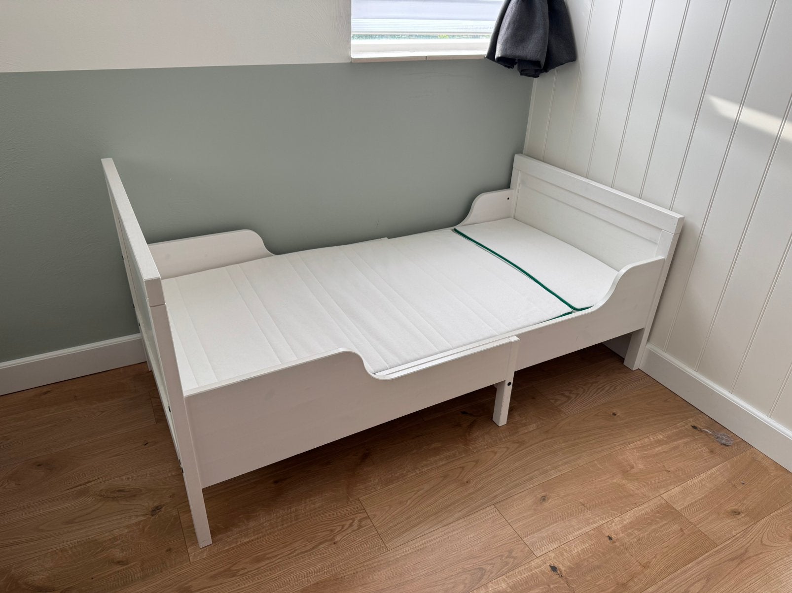 Ikea Sundvik uitschuifbaar kinderbed met matras, Ophalen, 180 cm of meer, 85 tot 100 cm, Lattenbodem