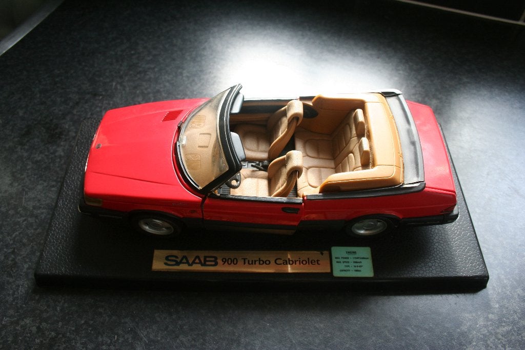 Saab 900 turbo 1:18, Ophalen of Verzenden, Gebruikt, Auto, Overige merken