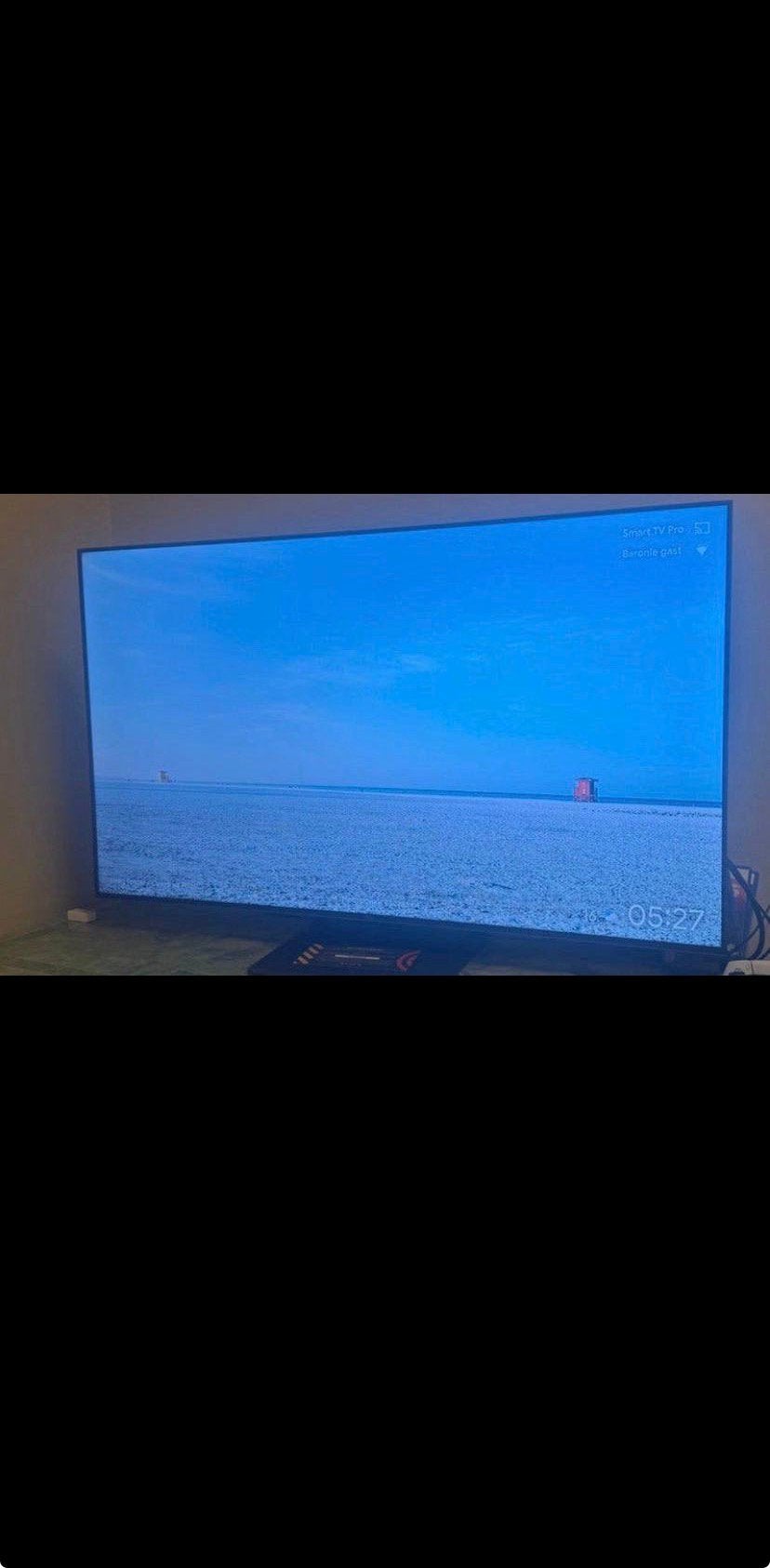 Selling a TV with a minor defect., Audio, Tv en Foto, Televisies, Ophalen, QLED, 120 Hz, Zo goed als nieuw
