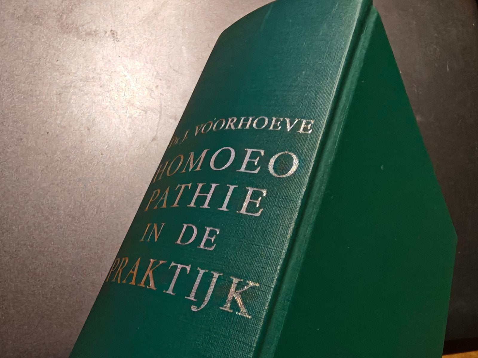 "Homeopathie in de praktijk" - Dr. J. Voorhoeve (1975), Boeken, Ophalen of Verzenden, Zo goed als nieuw, Kruiden en Alternatief