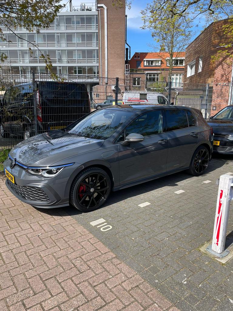 Volkswagen Golf 8 GTE 245PK | IQ Light | Pano | 19” R Velgen, Stof, 4 cilinders, Lichtsensor, 1395 cc