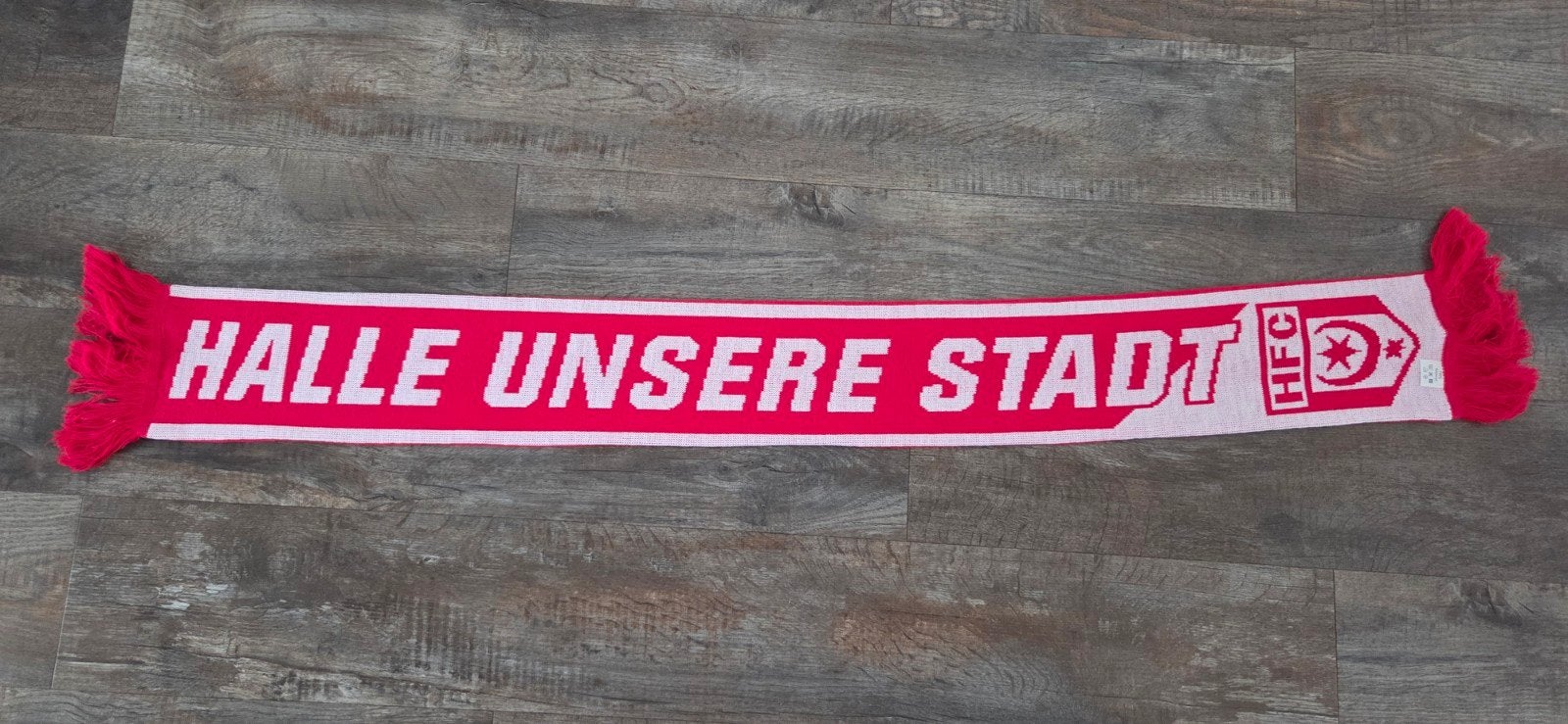 Sjaal Hallescher FC, Verzamelen, Sportartikelen en Voetbal, Ophalen of Verzenden, Zo goed als nieuw, Buitenlandse clubs, Vaantje of Sjaal