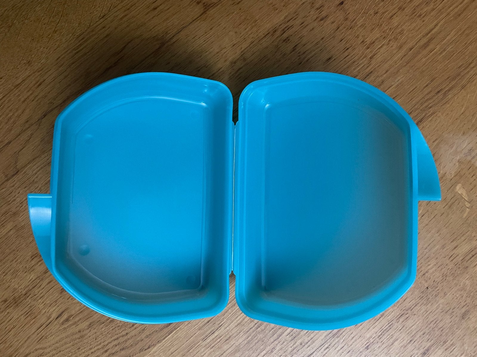 Nieuwe Tupperware Broodtrommel - Ideaal voor Lunch, Blauw, Nieuw, Ophalen of Verzenden, Met deksel