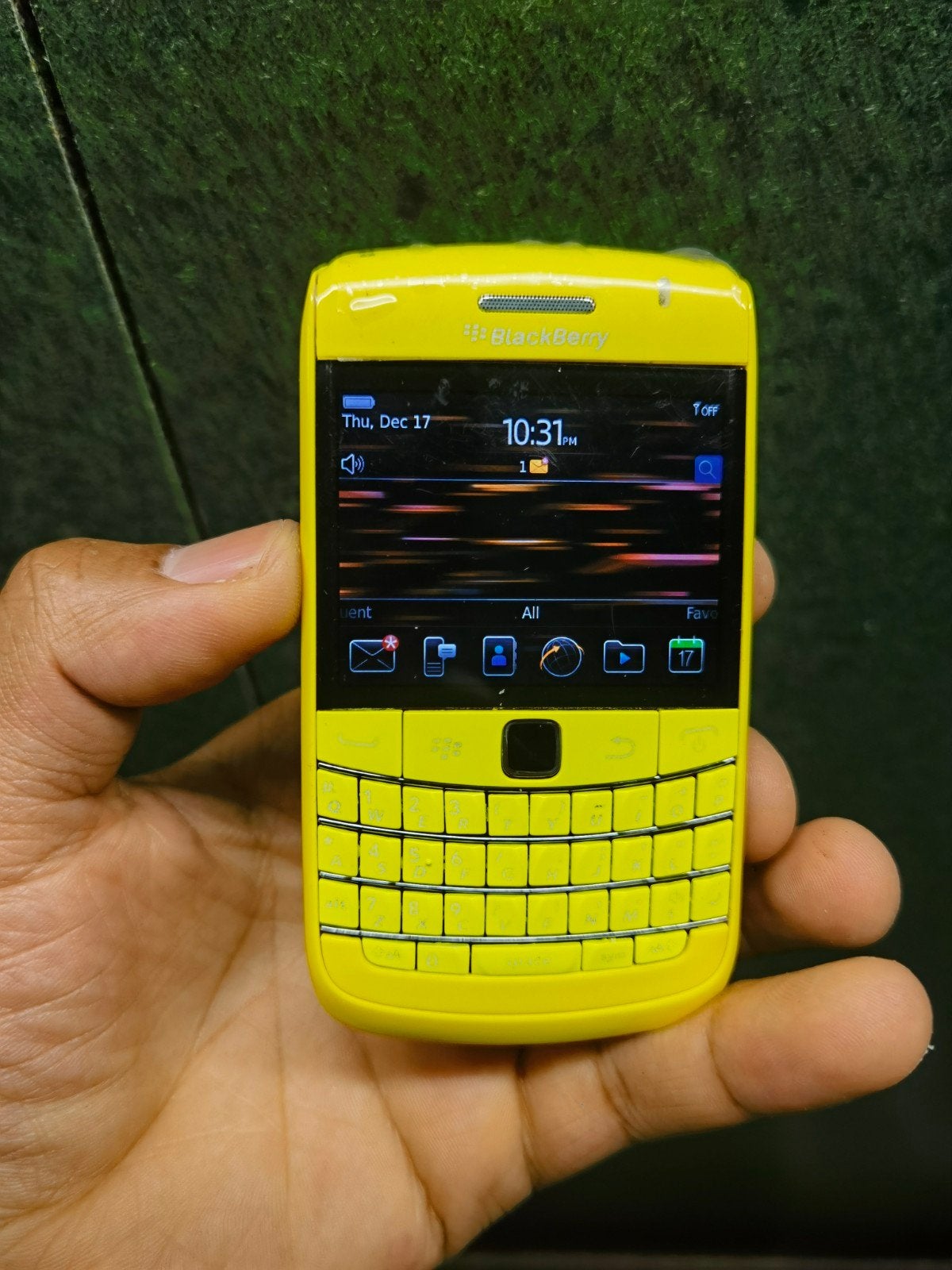 Goedwerkende geel blackberry bold 9780 met fysiek to, Ophalen of Verzenden, Zo goed als nieuw