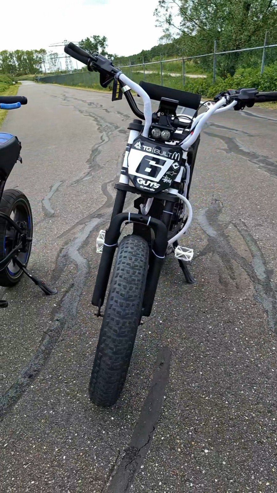 Custom Ouxi V8 2.0 ook te ruil tegen GT2000, Fietsen en Brommers, Fietsen | Heren | Sportfietsen en Toerfietsen, Minder dan 10 versnellingen