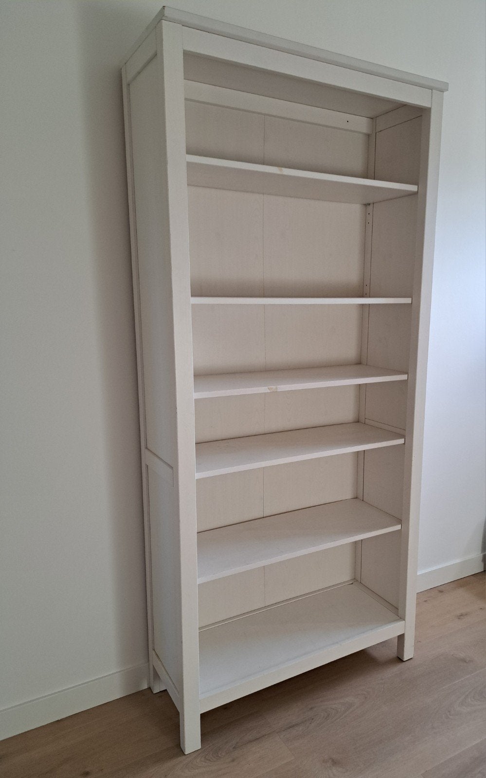 massief houten, witte boekenkast, 6 planken, Ophalen, Met plank(en), Landelijk, scandinavisch, 50 tot 100 cm