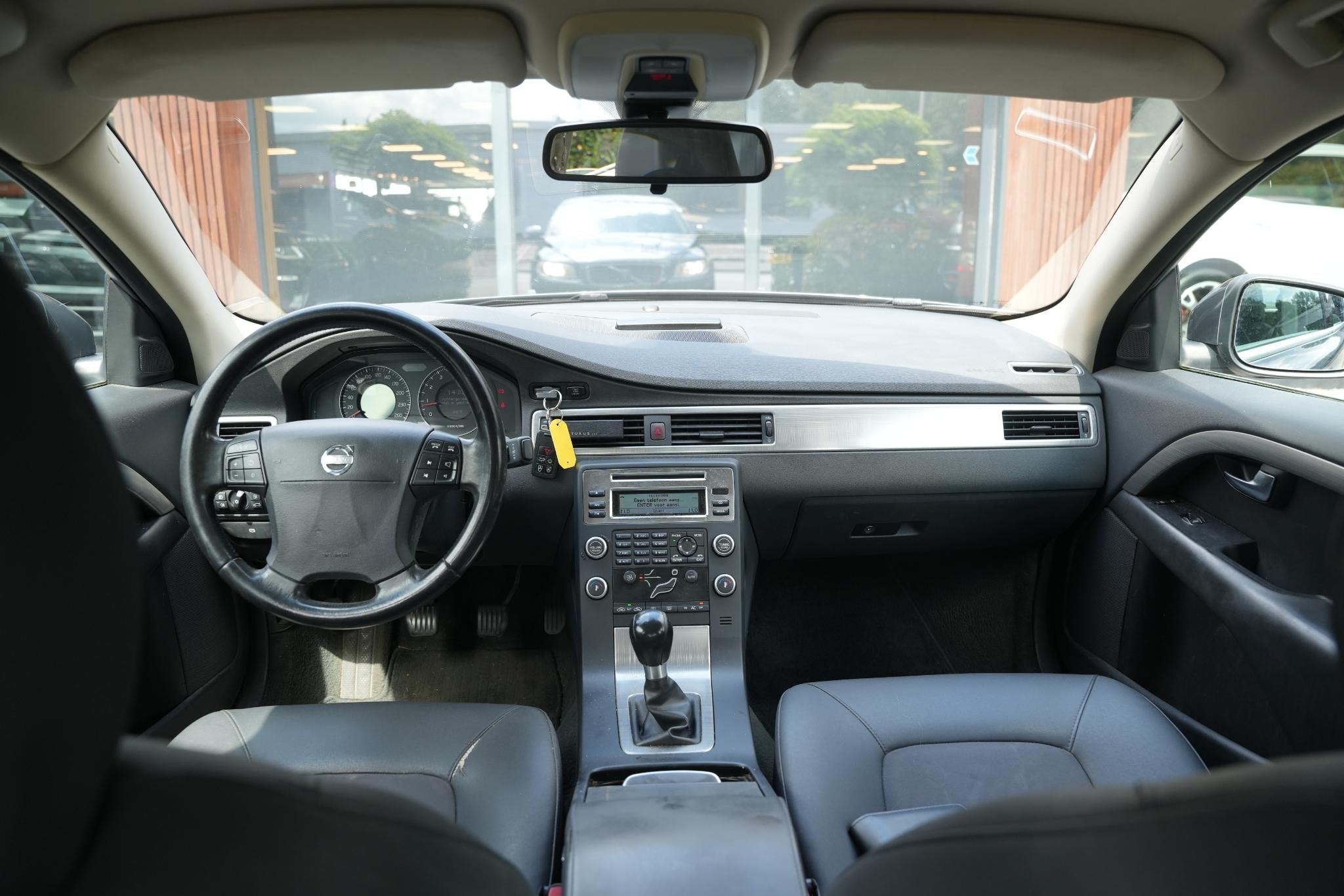 Volvo S80 2.5 T Kinetic Cruise Clima Trekhaak 5 Cilinder, Voorwielaandrijving, Stof, Electronic Stability Program (ESP), 2521 cc