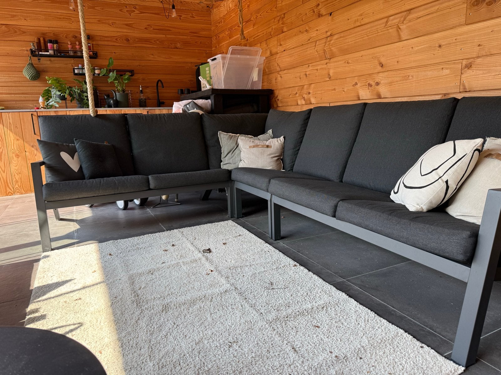 Zo goed als nieuwe hoek loungebank met salontafel, Tuin en Terras, Ophalen, Overige materialen, Meer dan 8 zitplaatsen, Zo goed als nieuw
