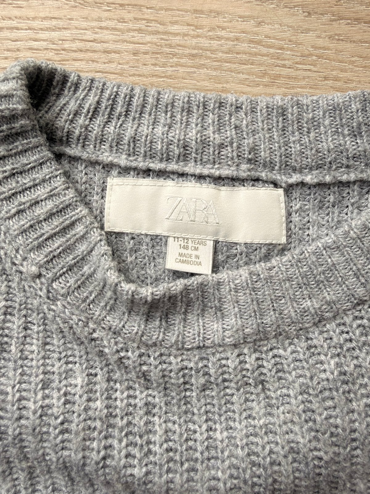 Zara trui, roze Hello Kitty T-shirt en Nirvana sweater, Ophalen of Verzenden, Gebruikt, Meisje, Setje