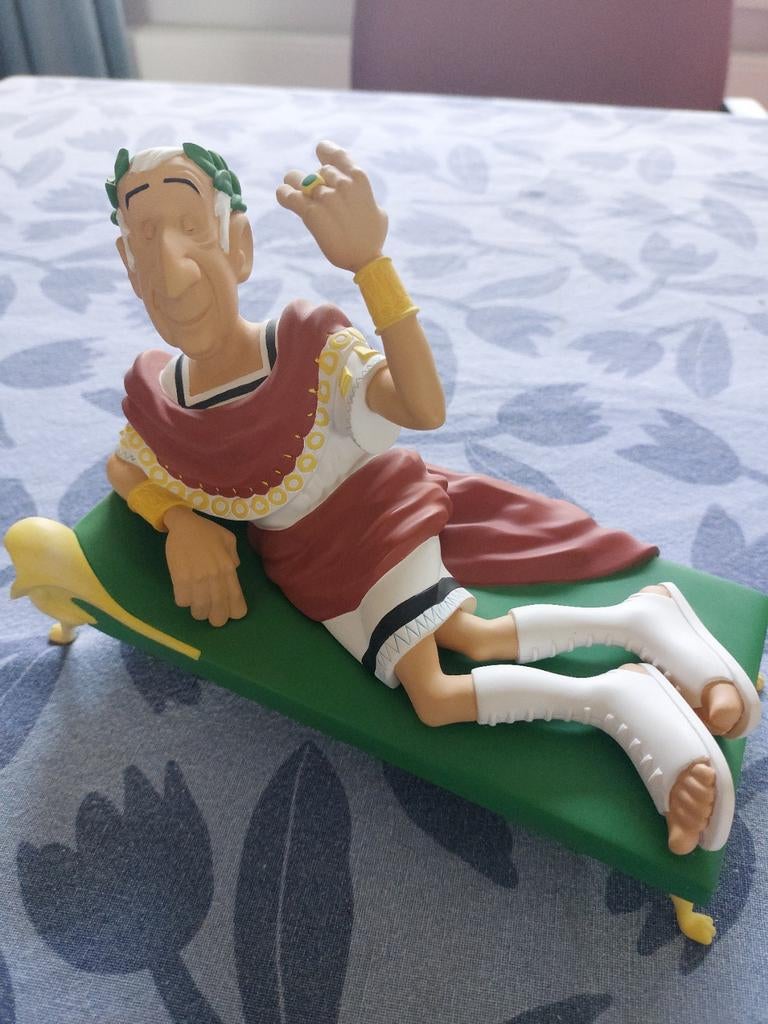 Leblon delienne Asterix figuur Julius Caesar liggend, Ophalen of Verzenden, Zo goed als nieuw, Overige typen