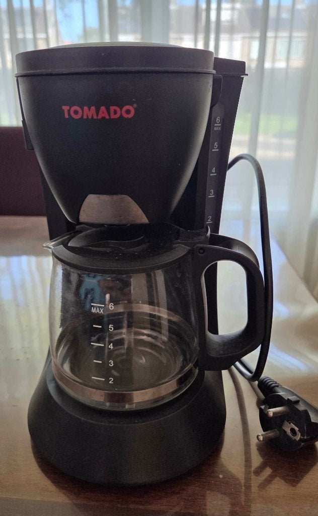Tomado Koffiezetapparaat, Witgoed en Apparatuur, 4 tot 10 kopjes, Ophalen, Gebruikt, Koffiemachine