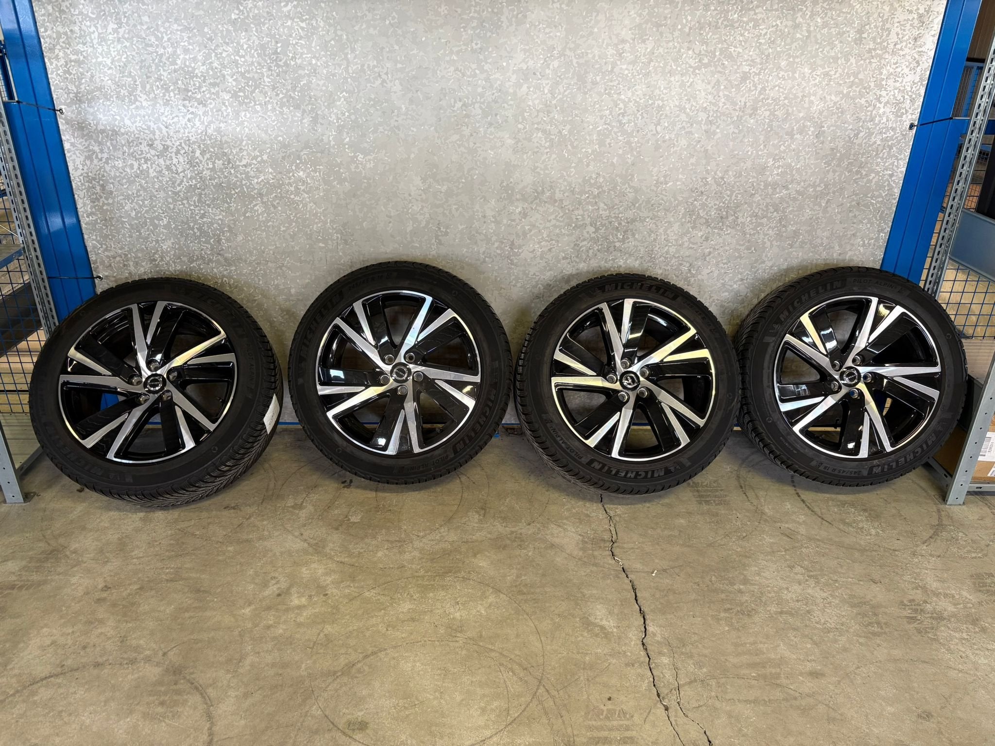 18'' 5-dubbelspaaks Black Diamond Cut - S90/V90 - Michelin P