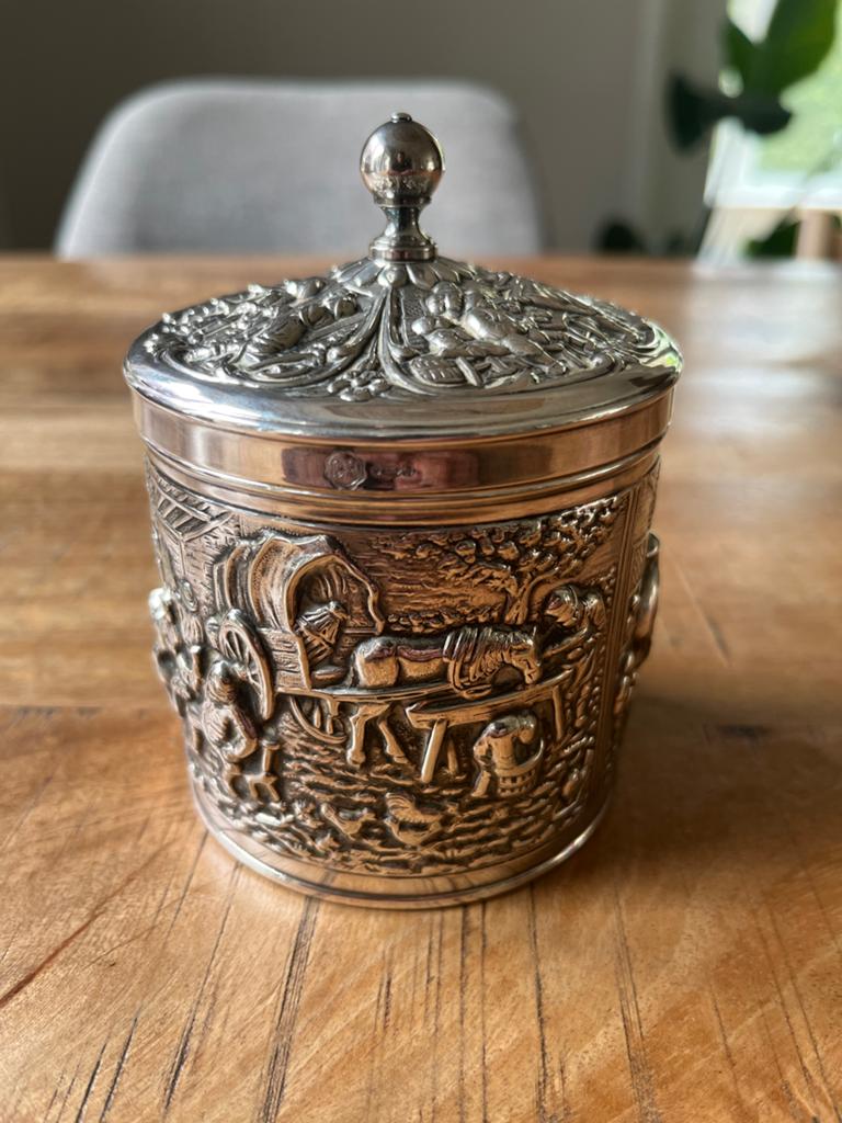 Antieke verzilverde Pot met Gedetailleerde Reliëfs, Antiek en Kunst, Ophalen of Verzenden, Zilver