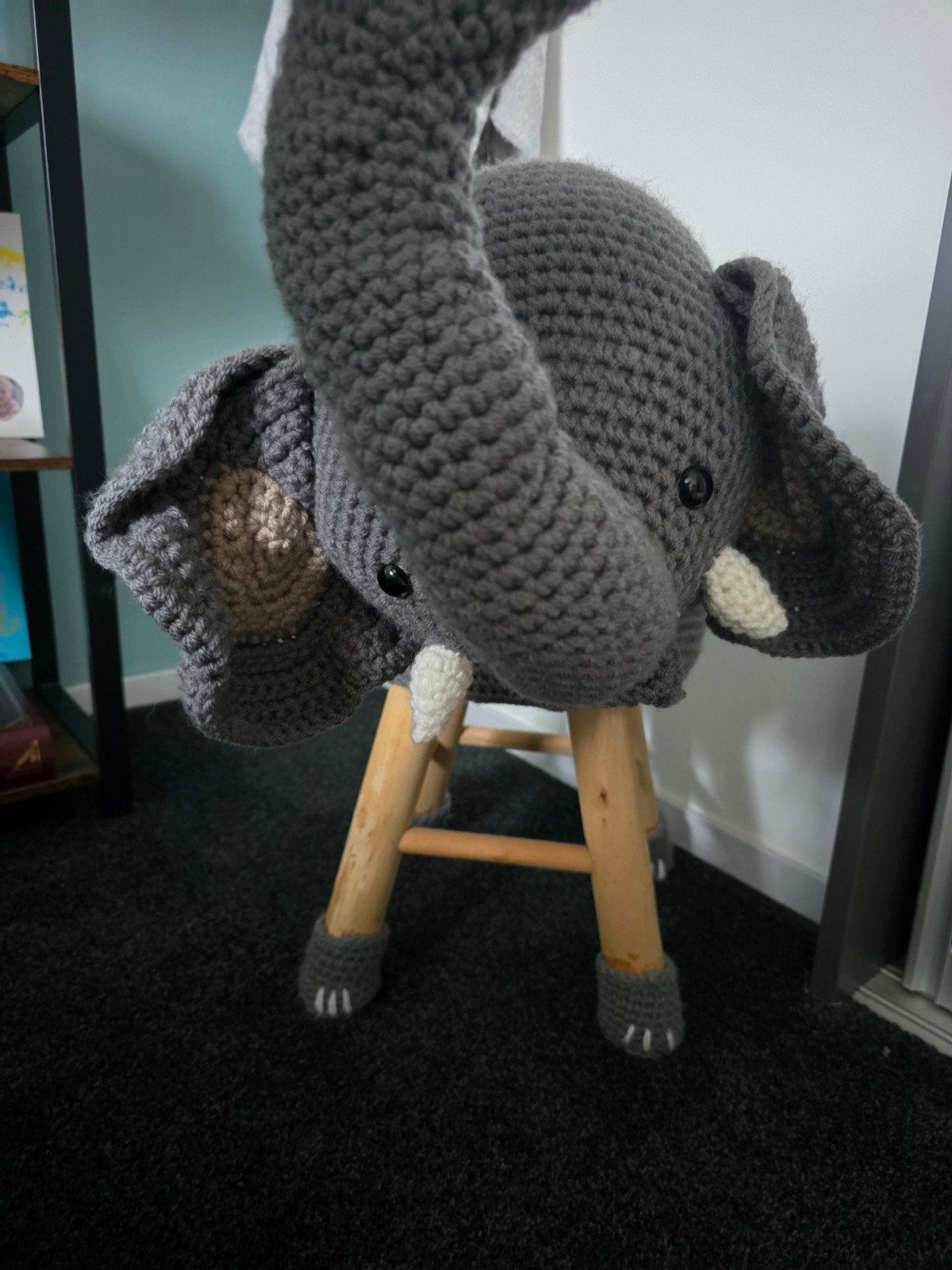 olifant poefje, Ophalen, Zo goed als nieuw, Hout
