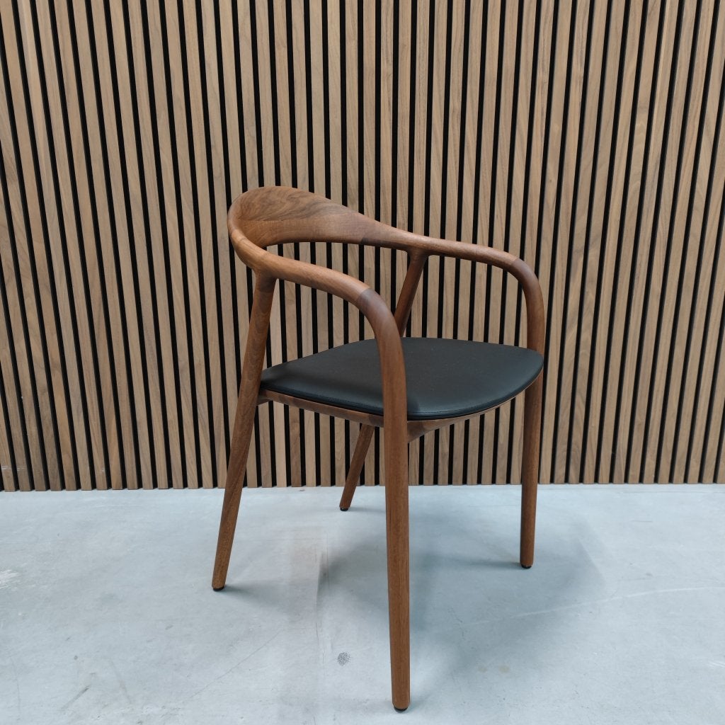 Artisan Neva Stoel | Zenith Black Leather European Walnut, Ophalen of Verzenden