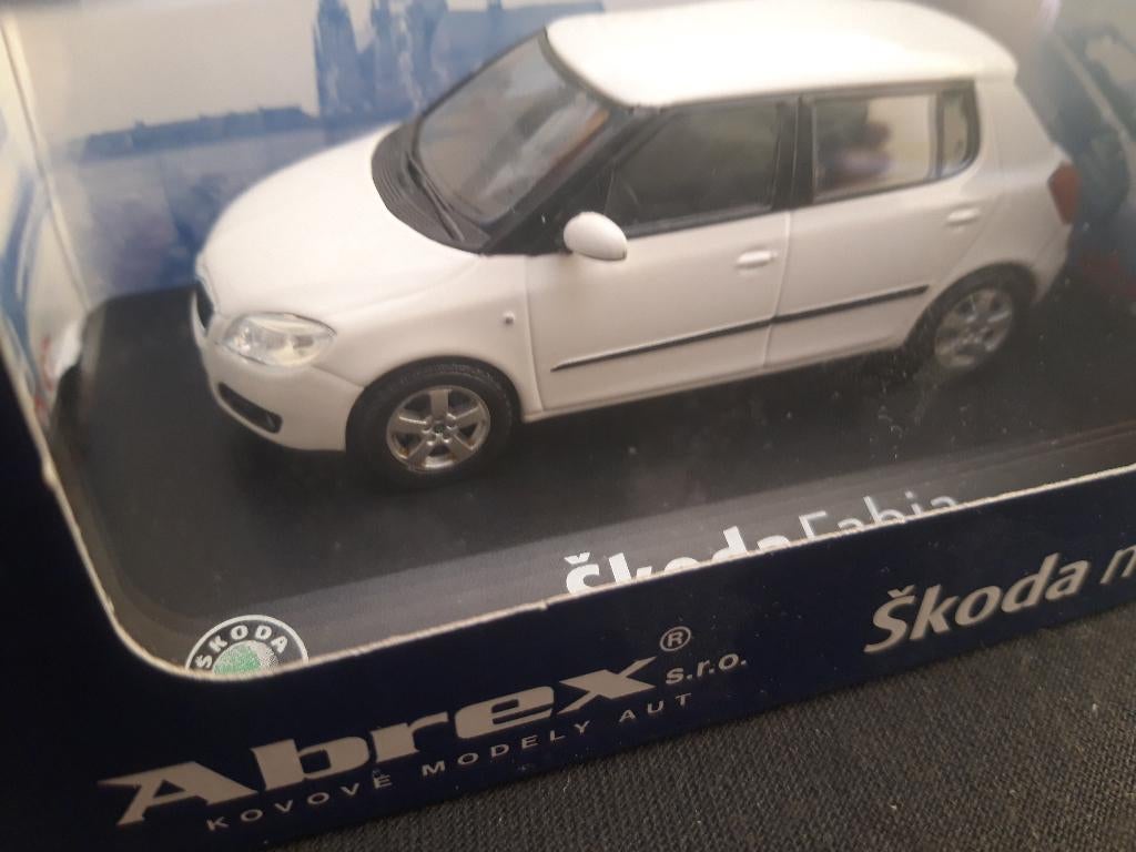 Skoda Fabia HB White Candy Uni –  Abrex 1:43, Hobby en Vrije tijd, Modelauto's | 1:43, Ophalen of Verzenden, Zo goed als nieuw