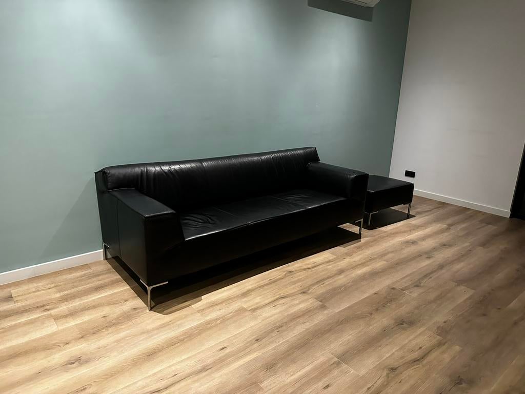 Design on stock block 3 zits bank leder mer hocker, Huizen en Kamers, Kamers te huur