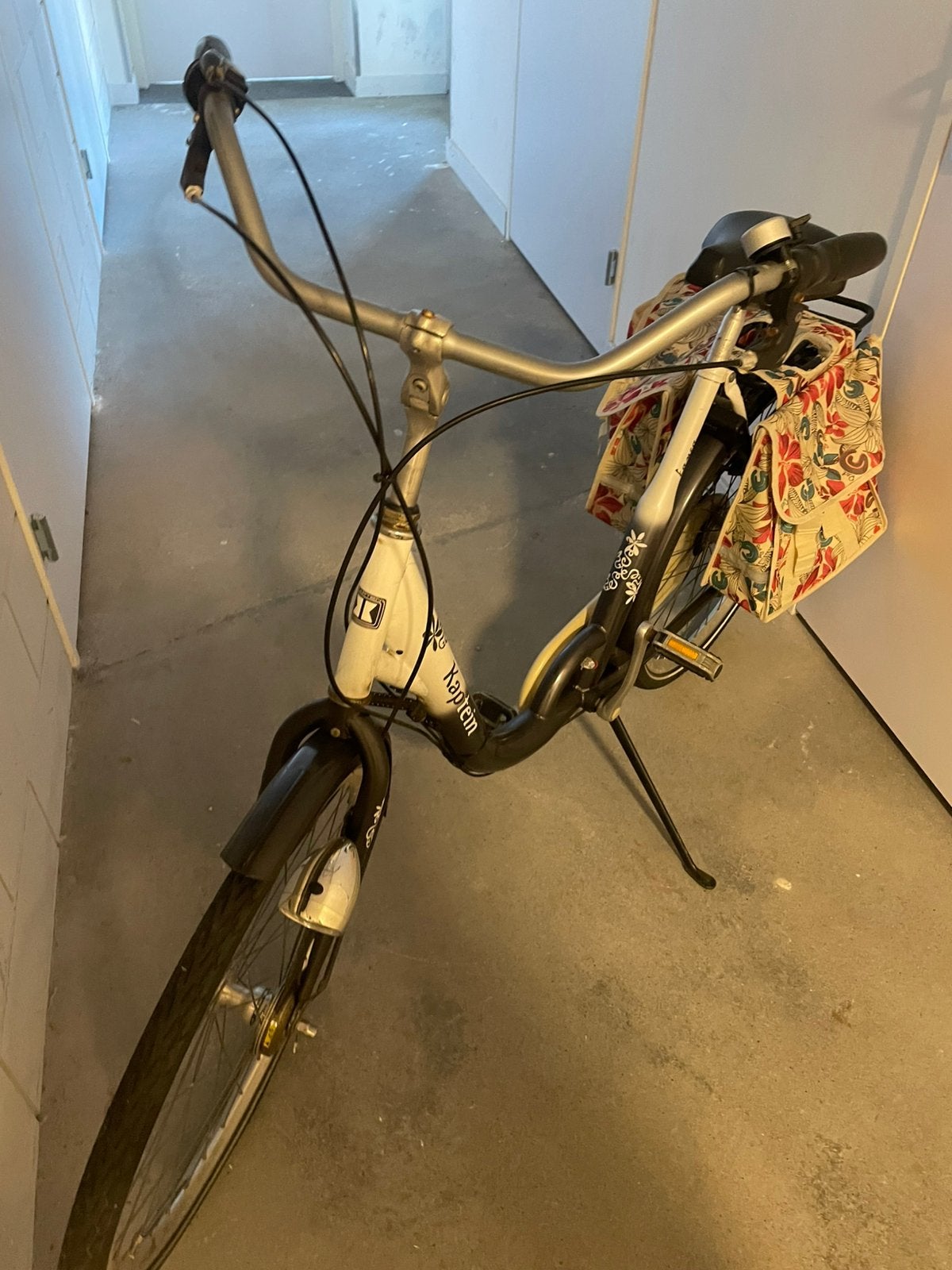 Dames fiets klein, komt met fietstas!, Fietsen en Brommers, Fietsen | Dames | Damesfietsen, 56 cm of meer, Ophalen of Verzenden