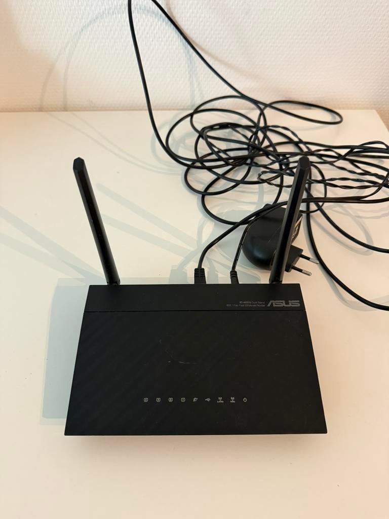 Asus router RT-AC51U, Ophalen of Verzenden, Zo goed als nieuw