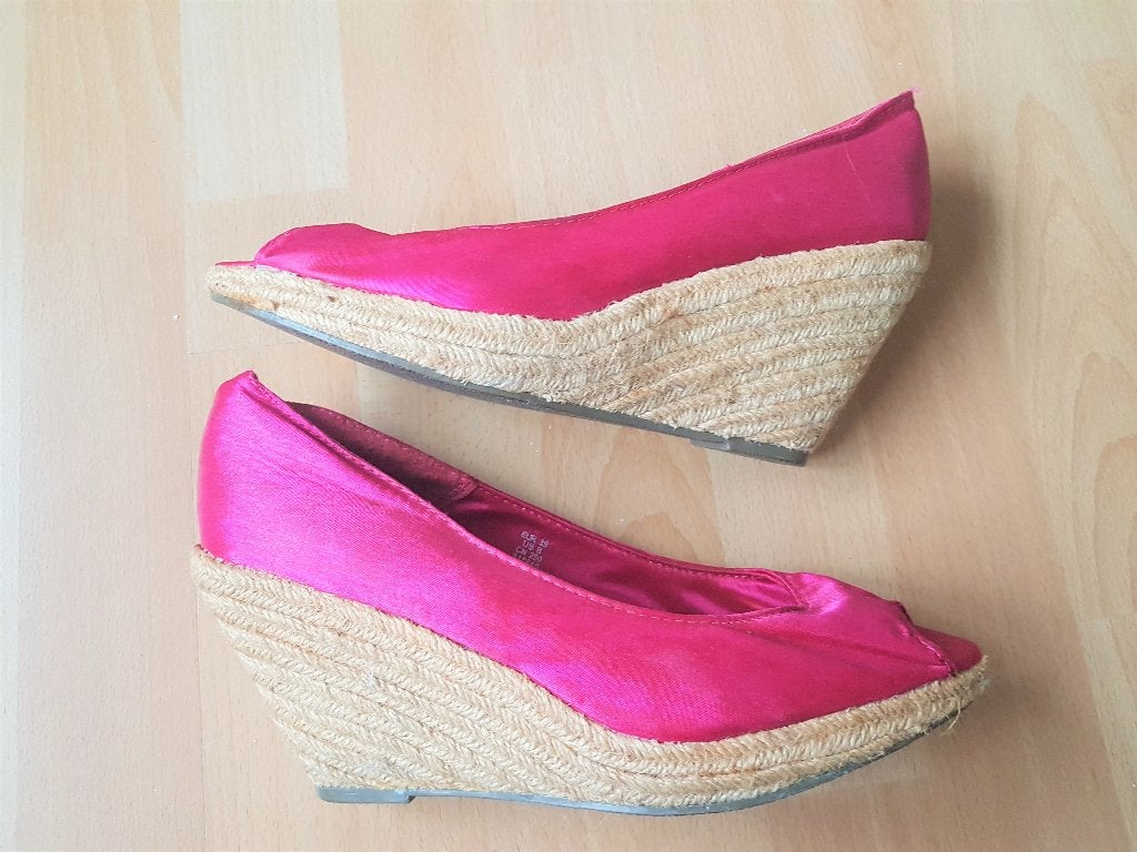 Fuchsia roze espadrilles sleehak open teen pumps maat 39, Kleding | Dames, Schoenen, H&M, Ophalen of Verzenden, Schoenen met hoge hakken