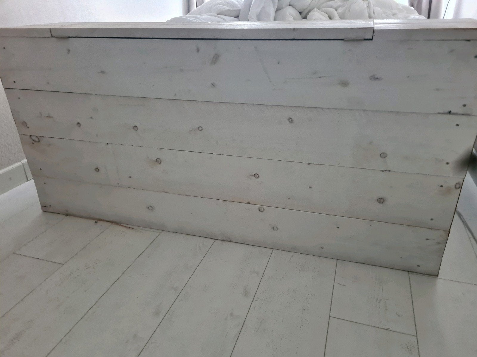 Steigerhouten TV lift meubel met TV en afstandsbediening, Ophalen, Gebruikt, Wit, Steigerhout