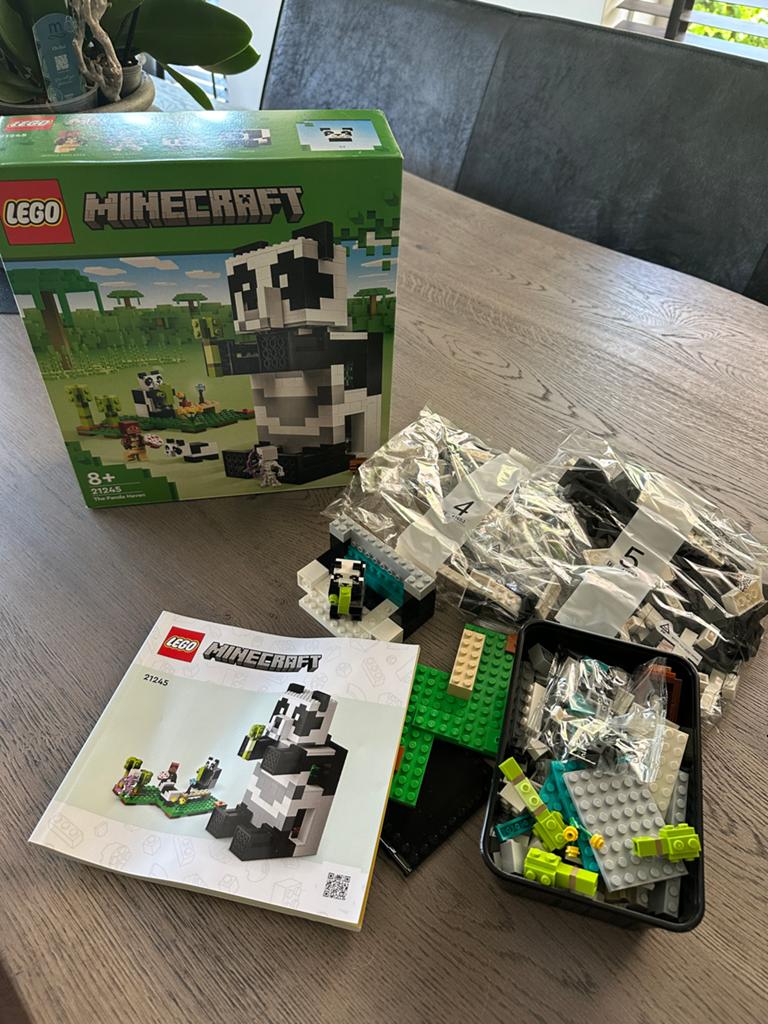 Lego Minecraft De Pandabasis 21245 met doos en boekje, Minecraft, Lego, Ophalen of Verzenden, Zo goed als nieuw