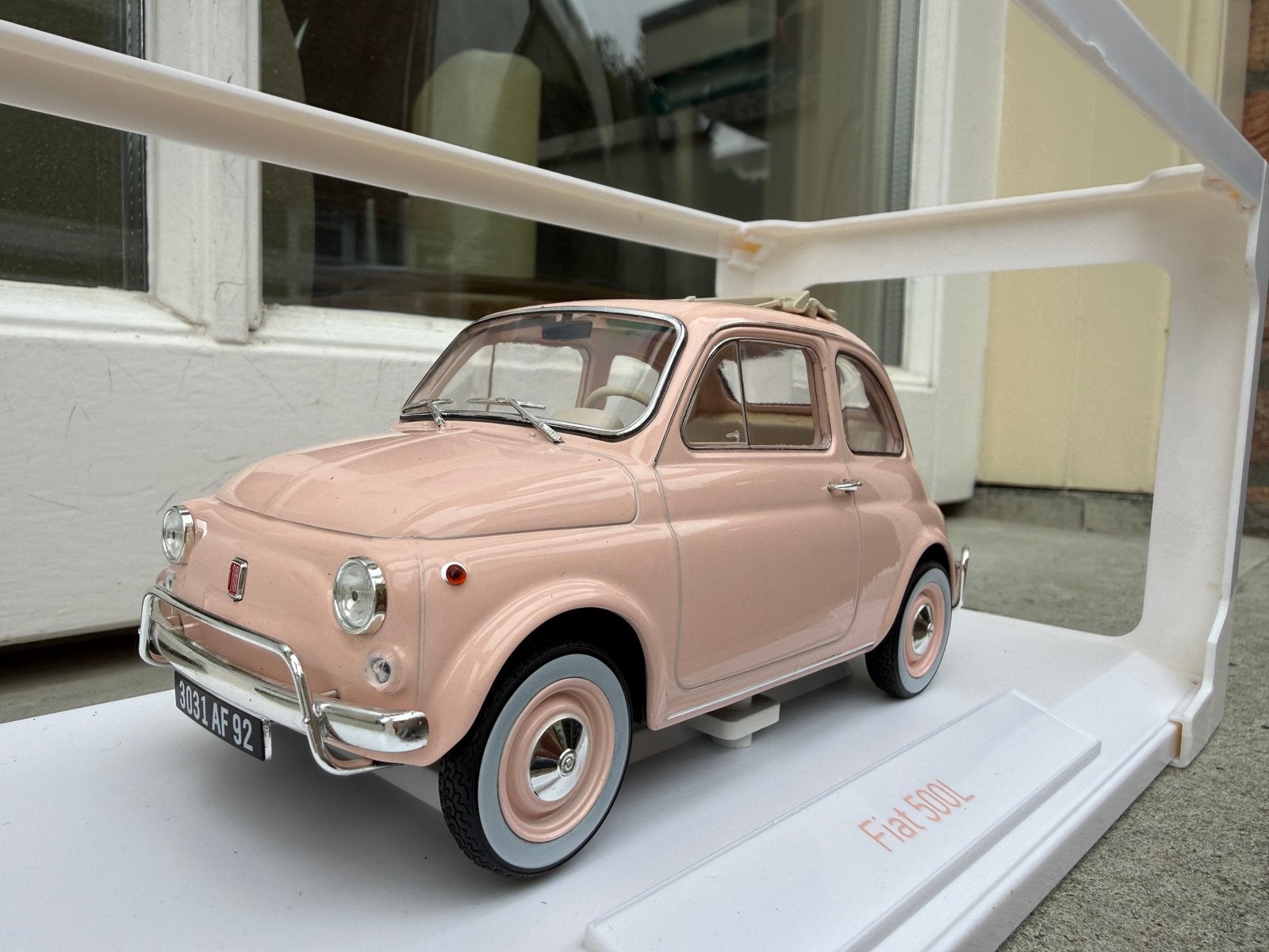1:18 Fiat 500 L Pink Rose 1968  Norev Birth Pack 187774, Auto, Norev, 70-72 Av. de Bohlen, Vaulx-en-Velin, 69120, France, Norev