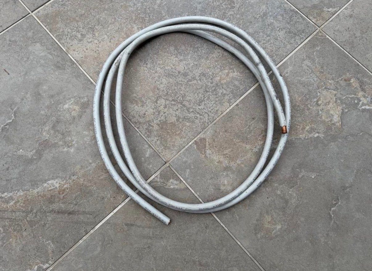 Nieuwe ommantelde koperen buis 12mm, 4,3m, Doe-het-zelf en Verbouw, Buizen en Afvoer, Ophalen, Overige materialen, Minder dan 20 mm