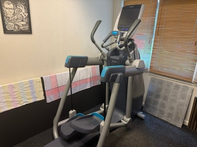 Precor AMT 835 Adaptive  – professioneel fitnessapparaat, Ophalen, Gebruikt, Rug, Crosstrainer