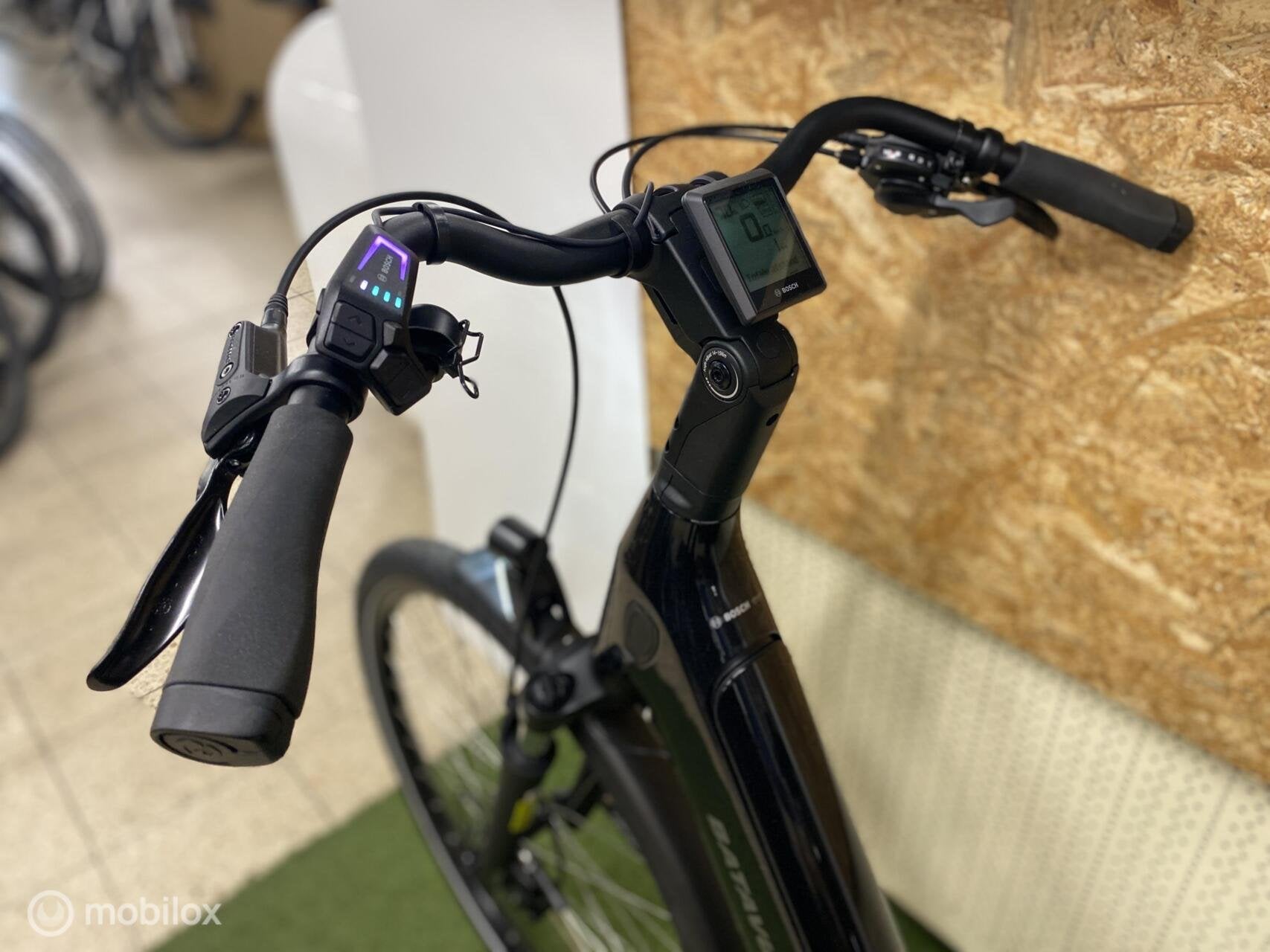 Foto 8 van BATAVUS FINEZ PT E-GO POWER SPORT BOSCH 750WH 48 CM NIEUW