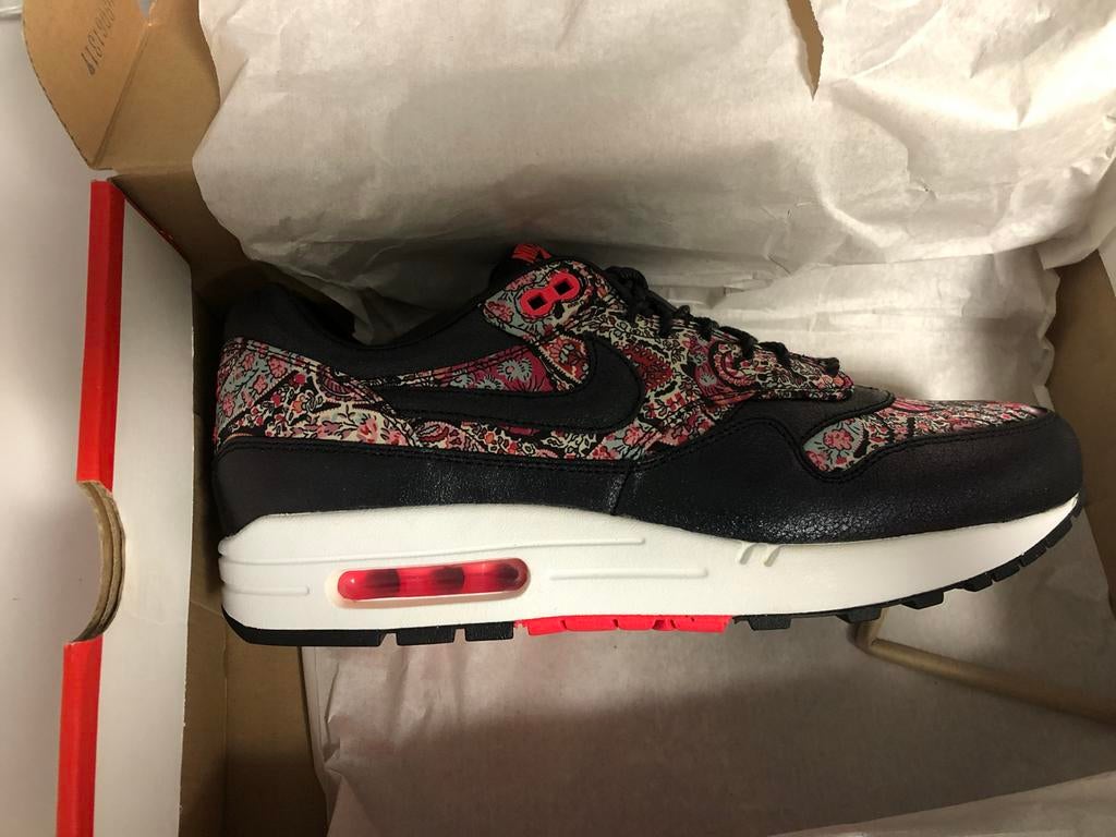 Nike Air Max 1 "Liberty Black Paisley" (Dames) - Maat 42,5, Ophalen of Verzenden, Nieuw, Zwart, Sneakers of Gympen