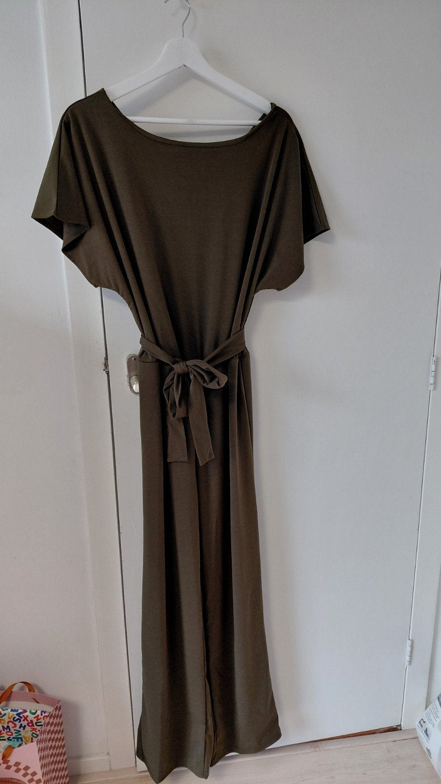 Jumpsuit olijfgroene, Ophalen of Verzenden, Zo goed als nieuw, Maat 38/40 (M), Blauw