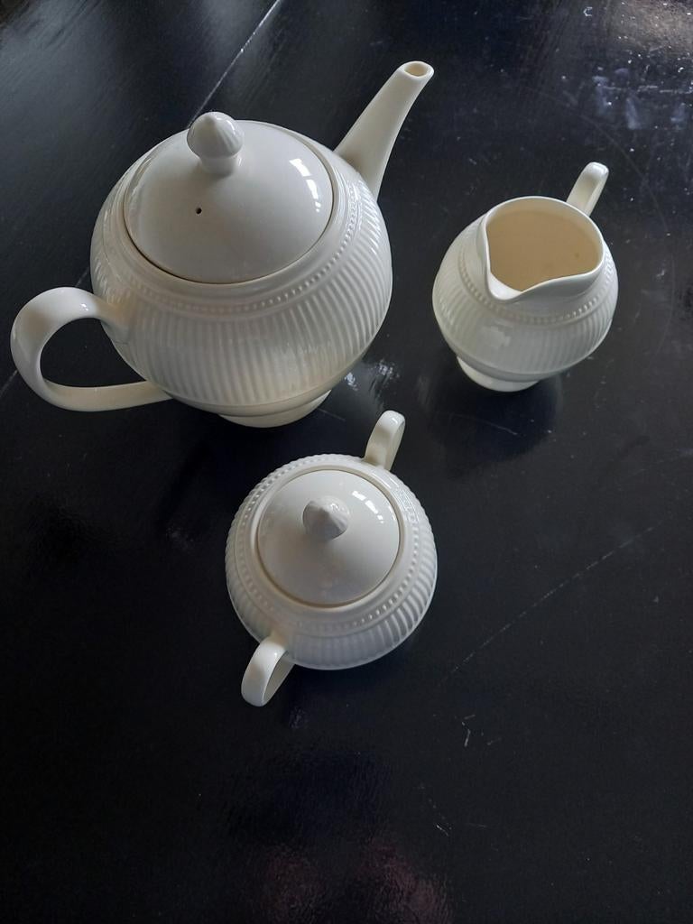Wedgwood Windsor theeservies: theepot, suikerpot, melkkan, Huis en Inrichting, Keuken | Servies, Keramiek, Overige typen, Ophalen of Verzenden