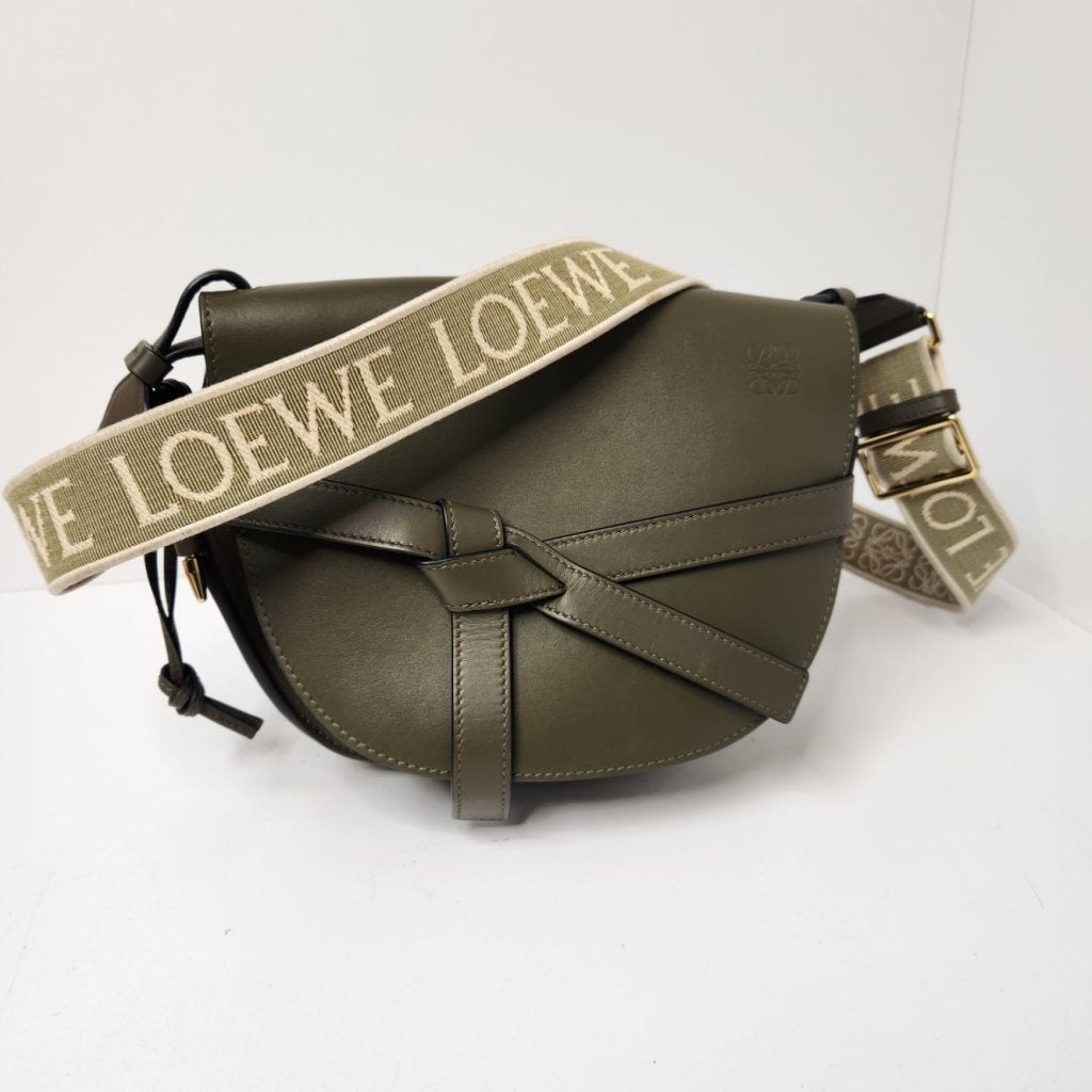 LOEWE Gate Small Bag Groen Kalfsleder | Nette staat, Flex Ltd., Zo goed als nieuw, https://flex.com/contact-us, Nobelstraat 10, 5807 GA Oostrum LB, Limburg, Nederland