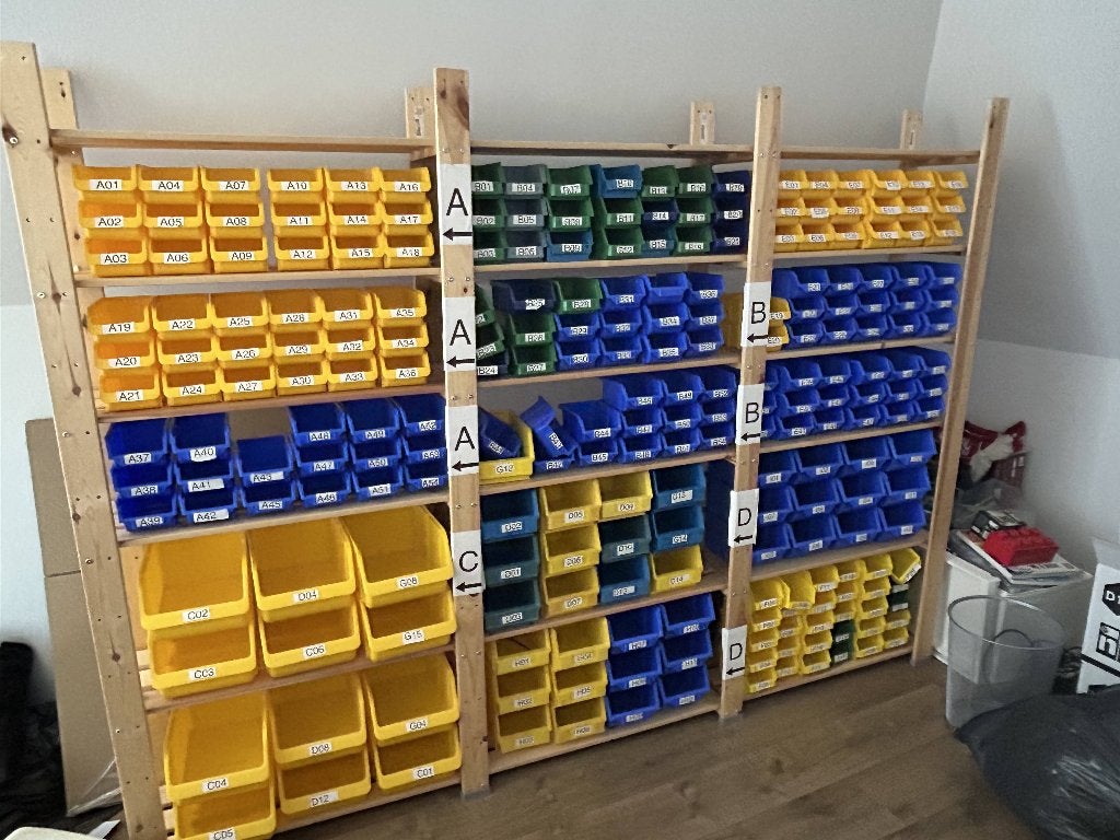 stellingkast met 250 magazijnbakken / onderdelenbakken, Ophalen, Zo goed als nieuw